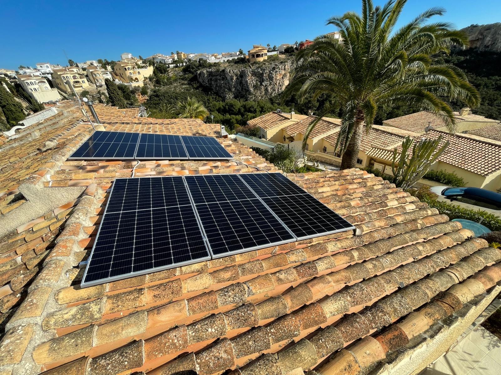 Placas solares en un chalet de Ondara