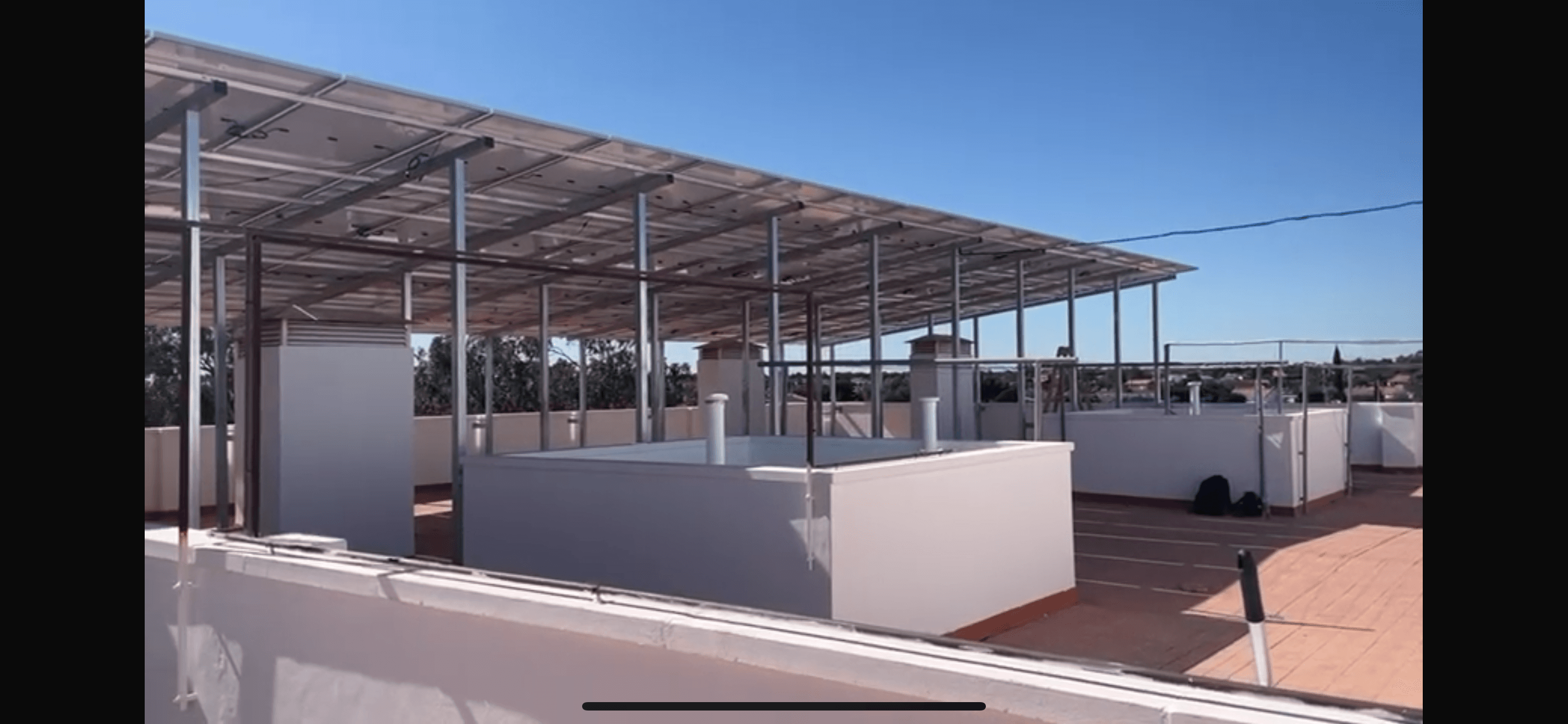 Fabricamos unas pérgolas de acero galvanizado para la colocación de los módulos